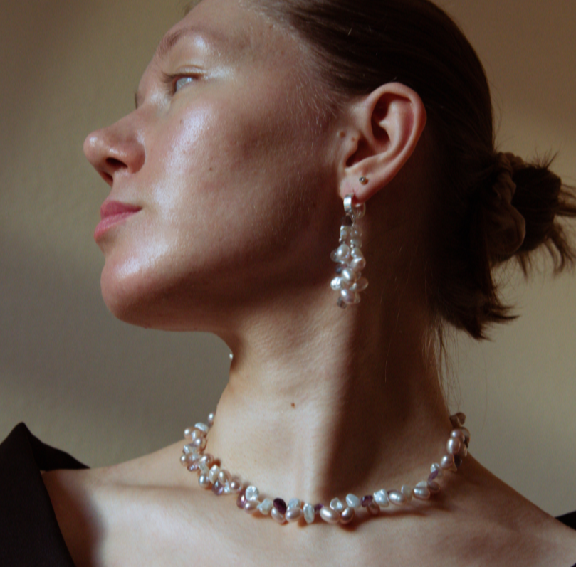 (01) FLUORITE AND NATURAL PINK FRESHWATER PEARL NECKLACE
