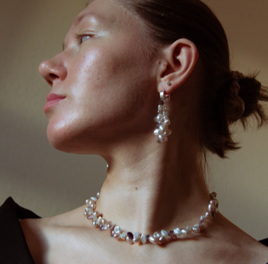 (01) FLUORITE AND NATURAL PINK FRESHWATER PEARL NECKLACE