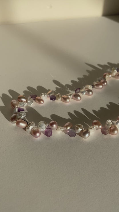 (01) FLUORITE AND NATURAL PINK FRESHWATER PEARL NECKLACE